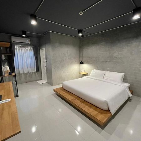 Loft Space Hotel Ranong Exteriör bild