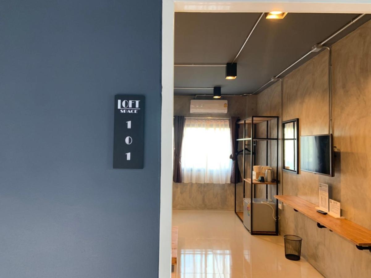 Loft Space Hotel Ranong Exteriör bild