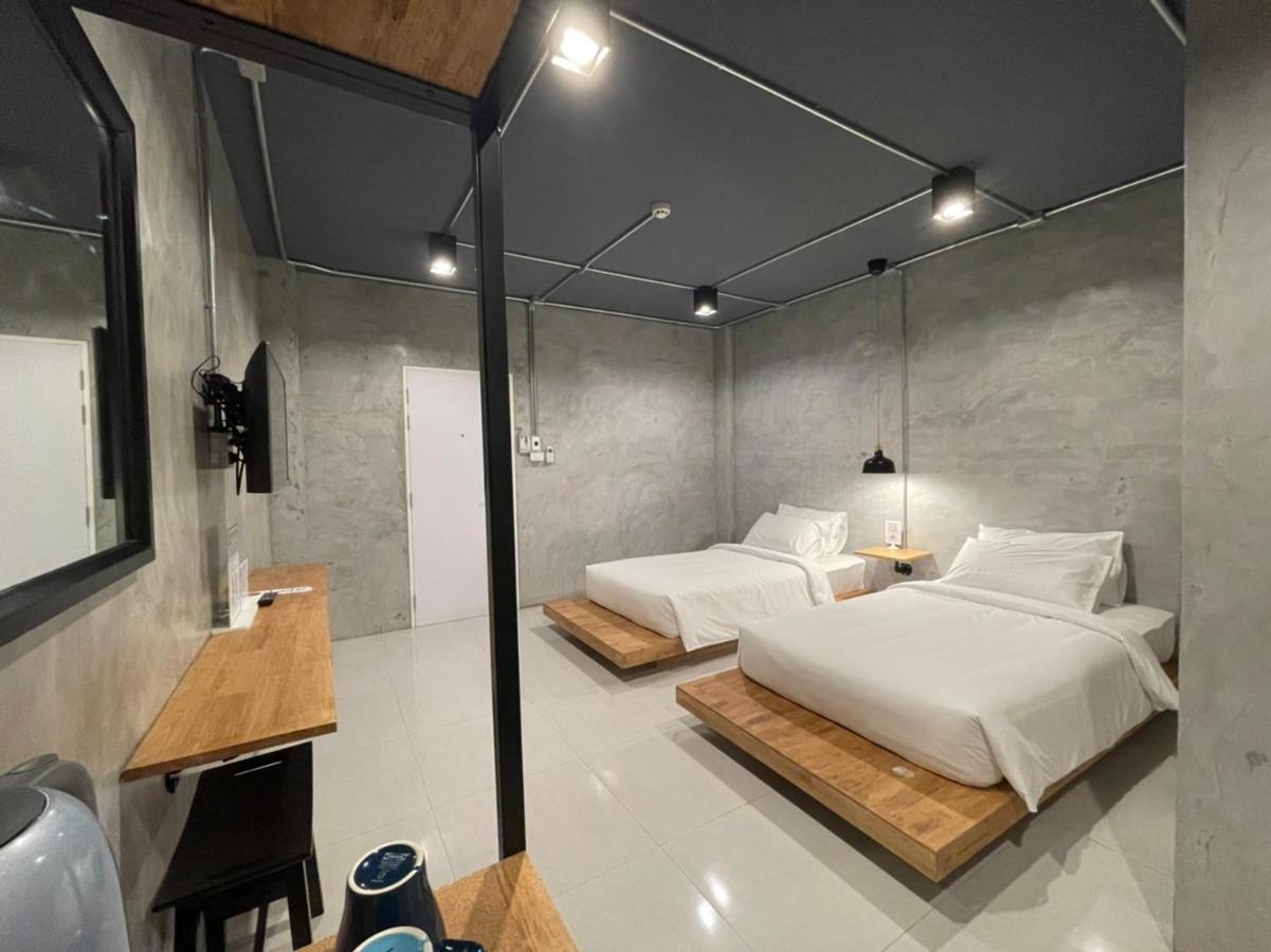 Loft Space Hotel Ranong Exteriör bild
