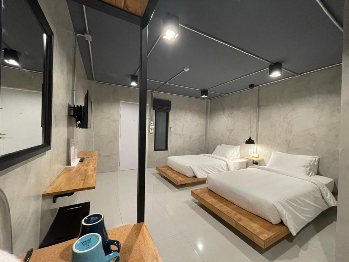 Loft Space Hotel Ranong Exteriör bild