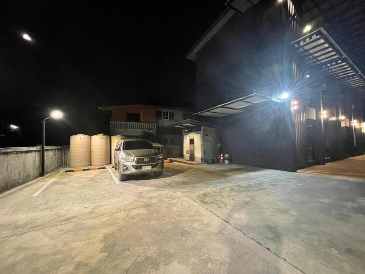 Loft Space Hotel Ranong Exteriör bild