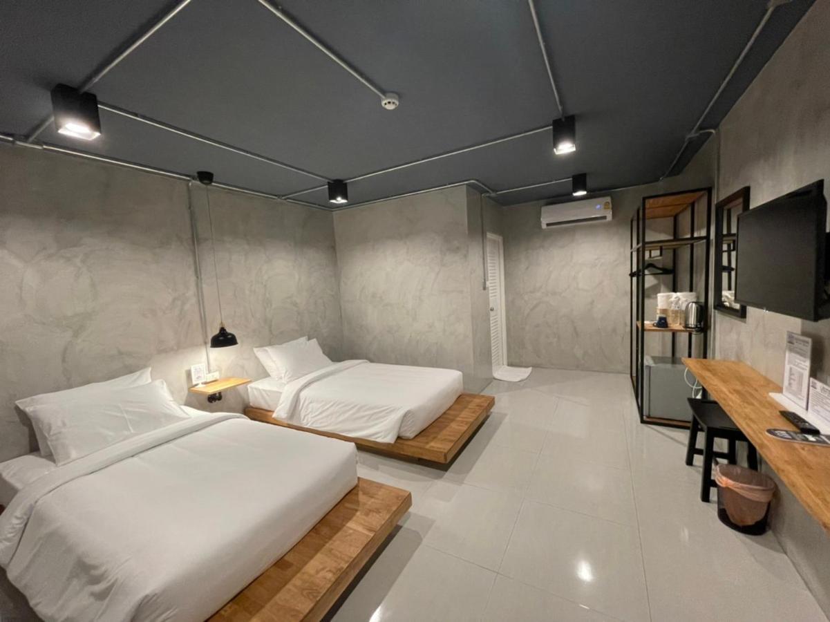 Loft Space Hotel Ranong Exteriör bild