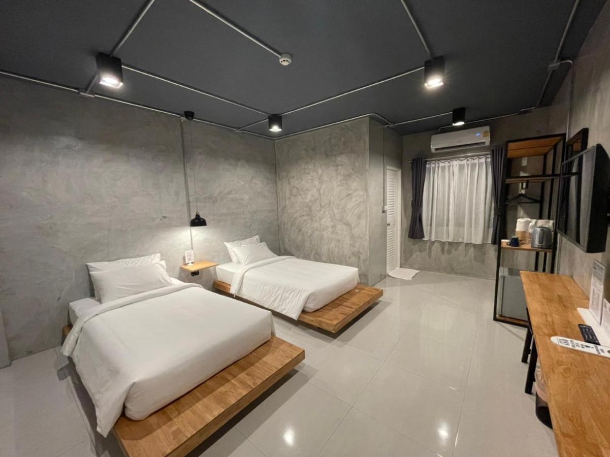 Loft Space Hotel Ranong Exteriör bild