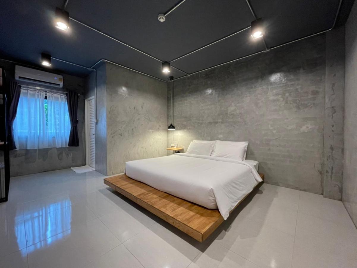 Loft Space Hotel Ranong Exteriör bild