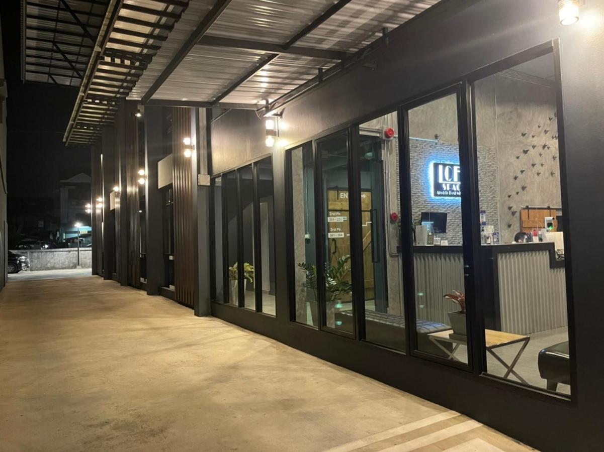 Loft Space Hotel Ranong Exteriör bild
