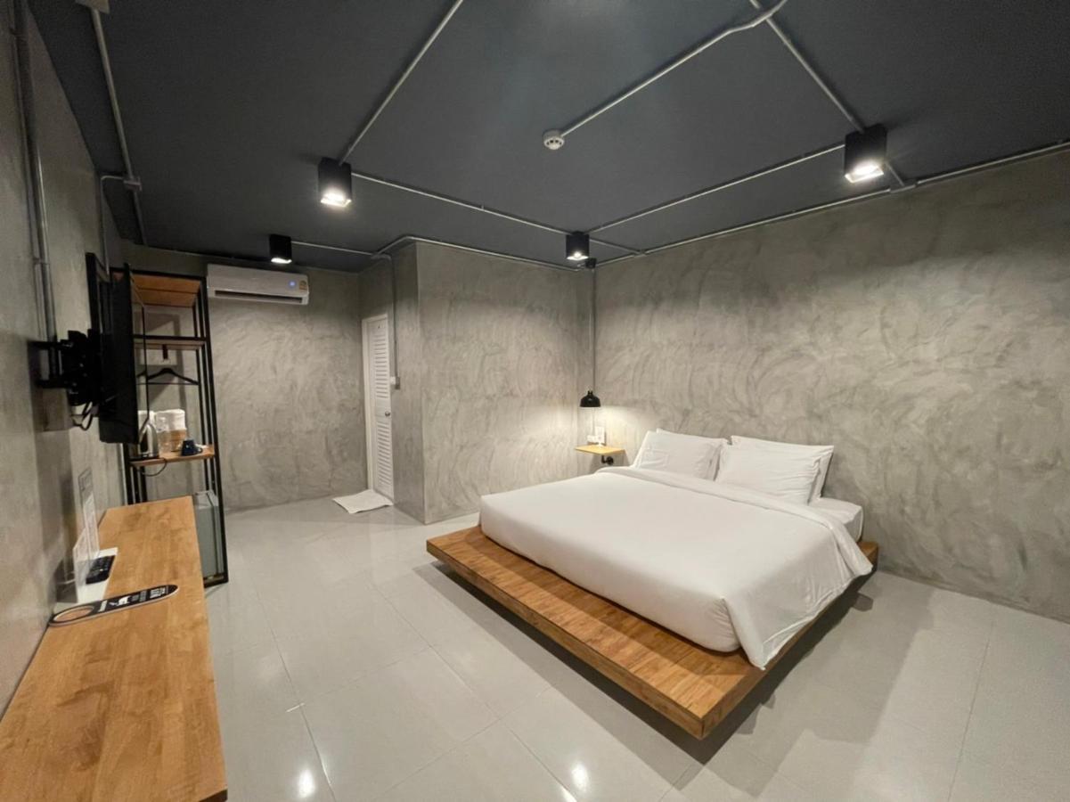 Loft Space Hotel Ranong Exteriör bild