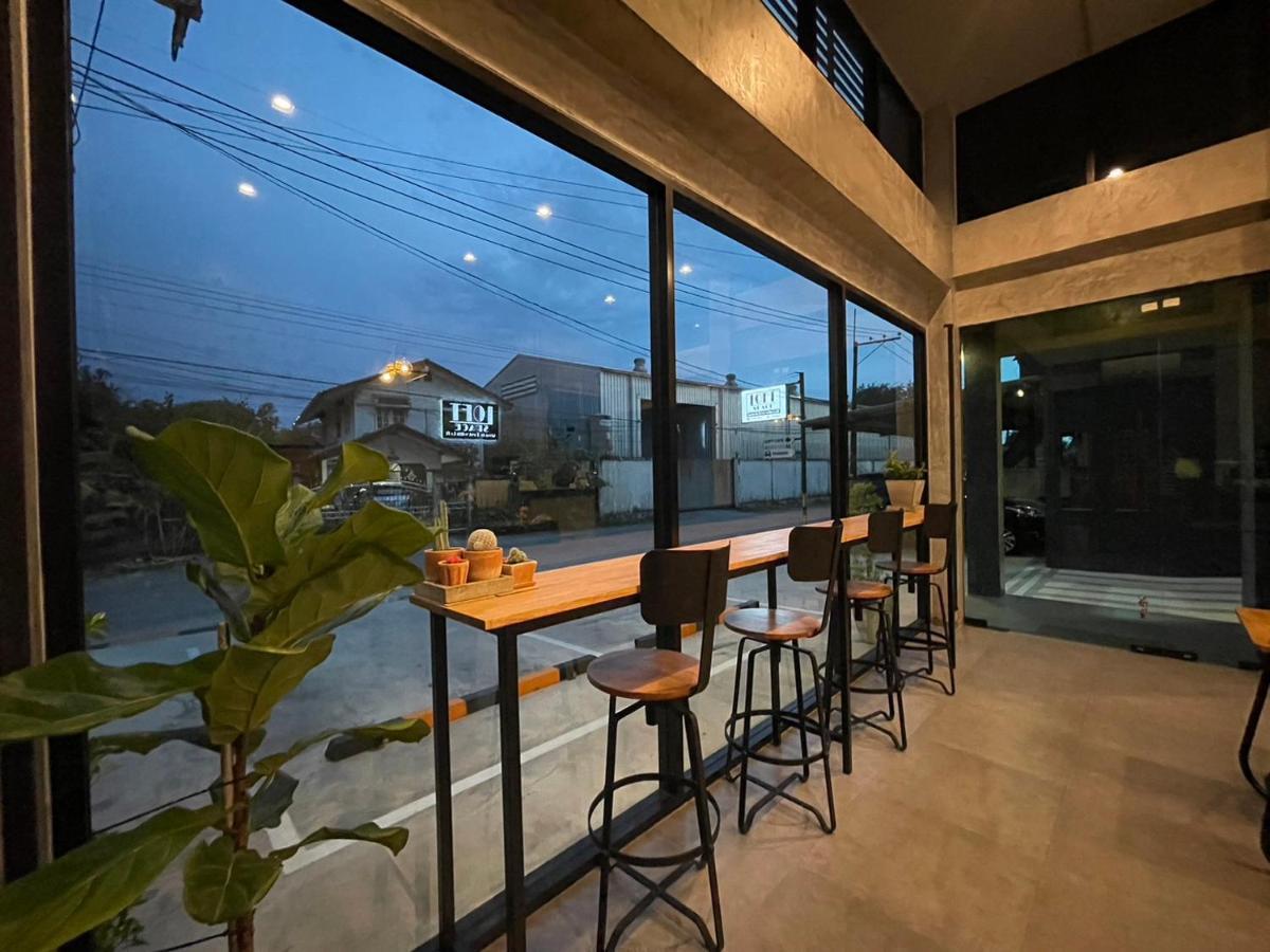 Loft Space Hotel Ranong Exteriör bild